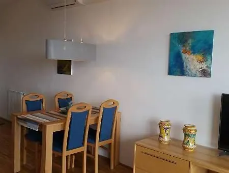 Piso Moderno De Un Cuarto * Empuriabrava